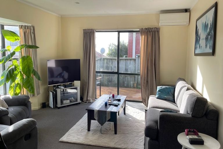 Photo of property in 8a Kentwood Drive, Woodridge, Wellington, 6037