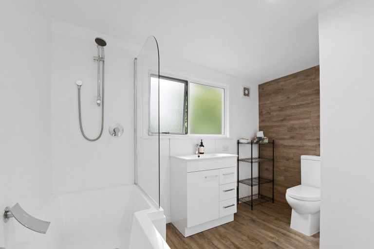 Photo of property in 6 Aoturoa Avenue, Rotoiti Forest, Rotorua, 3074