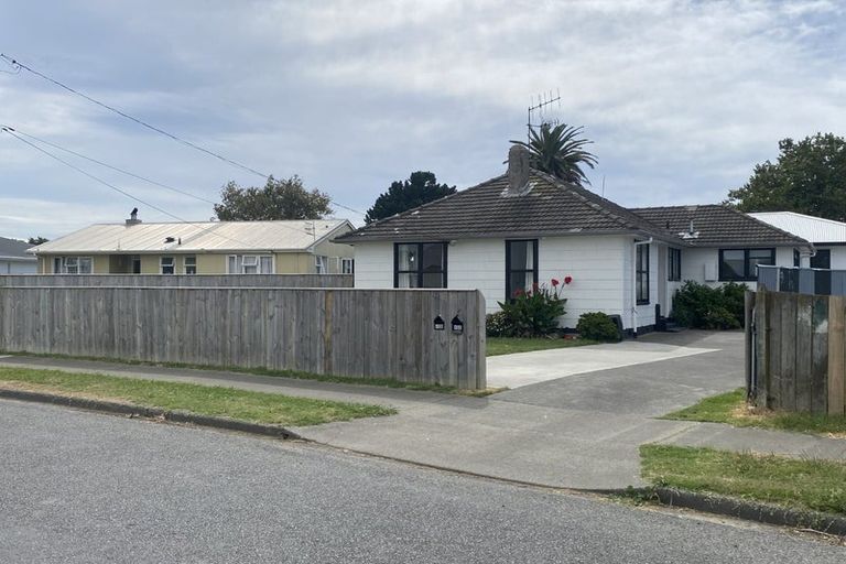 Photo of property in 40 Lister Crescent, Maraenui, Napier, 4110