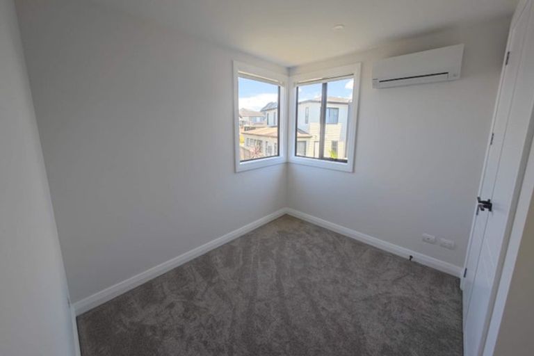 Photo of property in 48 Te Oneroa Way, Long Bay, Auckland, 0630