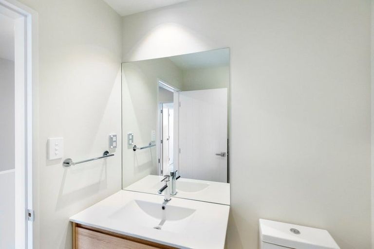 Photo of property in 4/16 Albany Highway, Greenhithe, Auckland, 0632