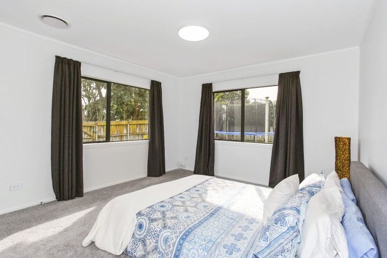 Photo of property in 4 Vela Place, Clarks Beach, 2122