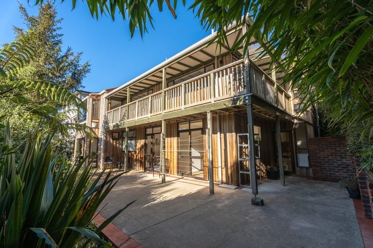 Photo of property in 37 Greyfriars Crescent, Tawa, Wellington, 5028