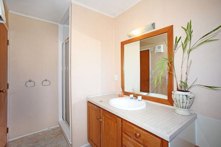 Photo of property in 5 Redmount Place, Red Hill, Papakura, 2110