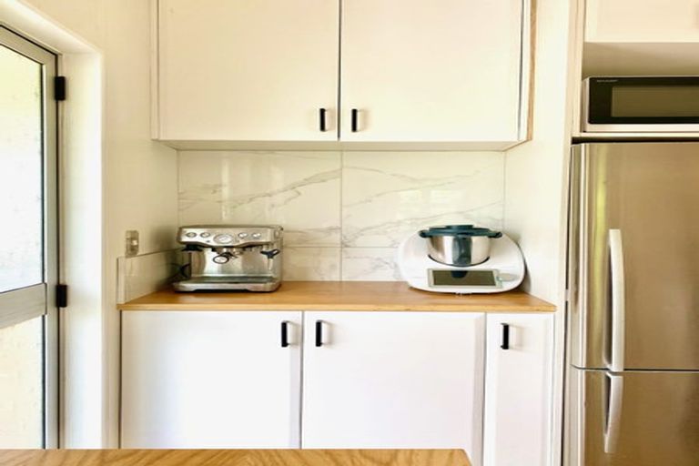 Photo of property in 17 Forest Road, Raumati South, Paraparaumu, 5032