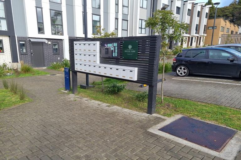 Photo of property in 53 Morihana Close, Glen Eden, Auckland, 0602