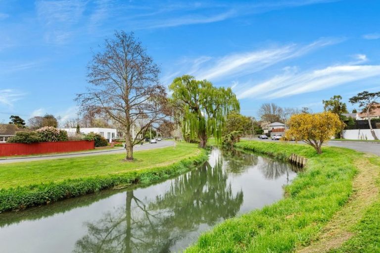 Photo of property in 213 Fifield Terrace, Opawa, Christchurch, 8023