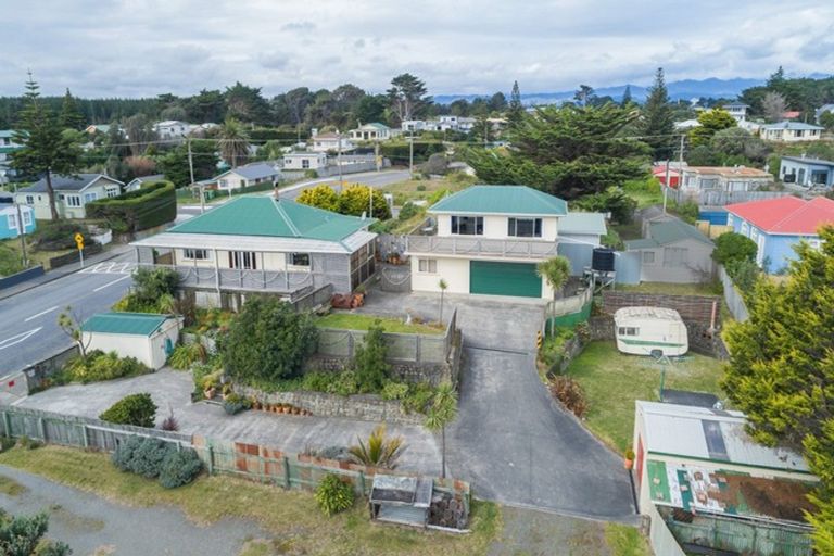 Photo of property in 673 Waitarere Beach Road, Waitarere Beach, Levin, 5510