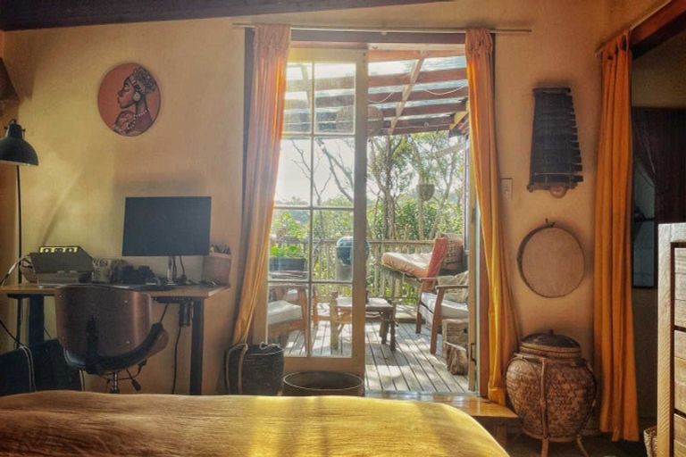 Photo of property in 35 Crescent Road East, Ostend, Waiheke Island, 1081