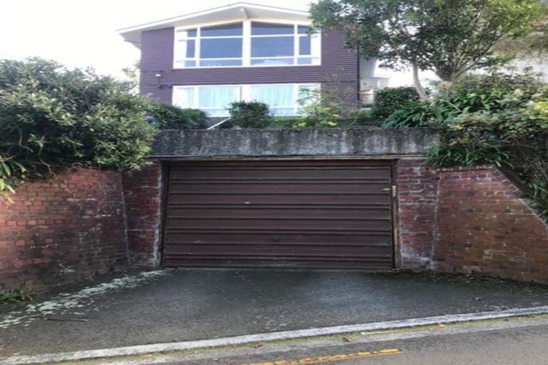 Photo of property in 3 Eccleston Hill, Thorndon, Wellington, 6011