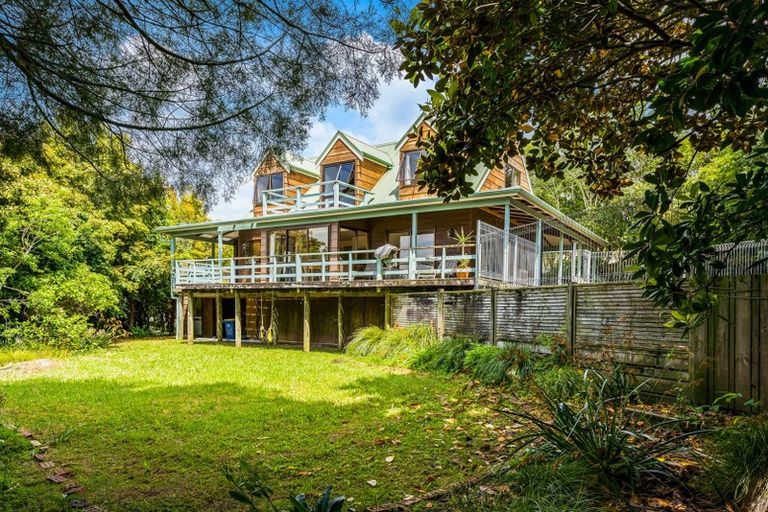 Photo of property in 21 Reynolds Place, Torbay, Auckland, 0630