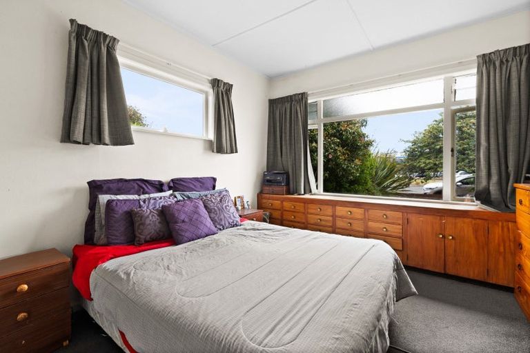 Photo of property in 99 Taradale Road, Onekawa, Napier, 4110