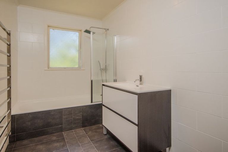 Photo of property in 35 Parker Avenue, New Lynn, Auckland, 0600