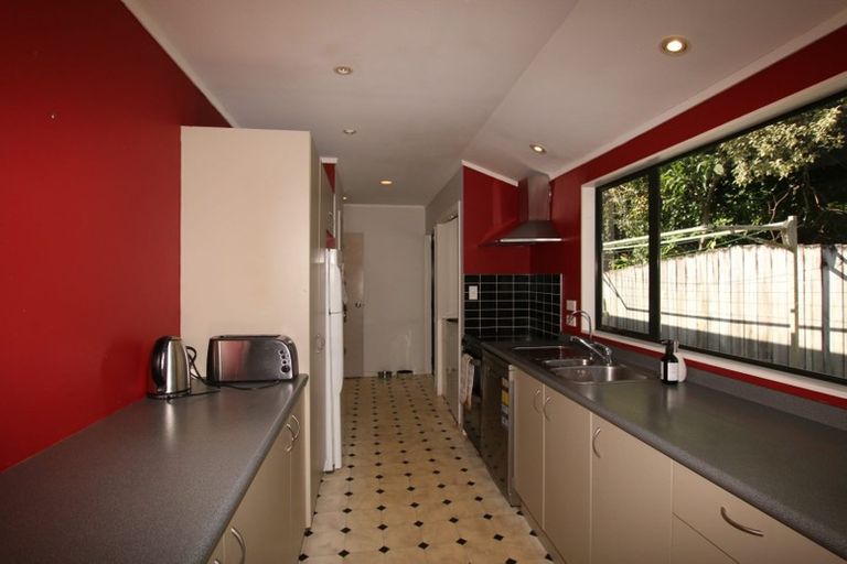 Photo of property in 2/29 Beaudine Avenue, Glenfield, Auckland, 0629