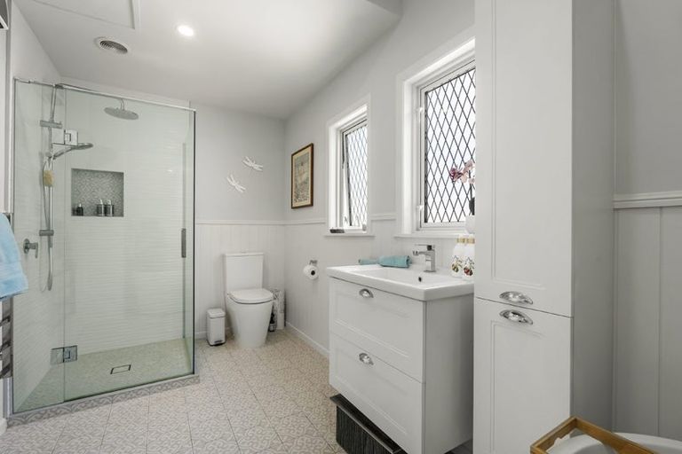 Photo of property in 1/24 Toroa Street, Torbay, Auckland, 0630