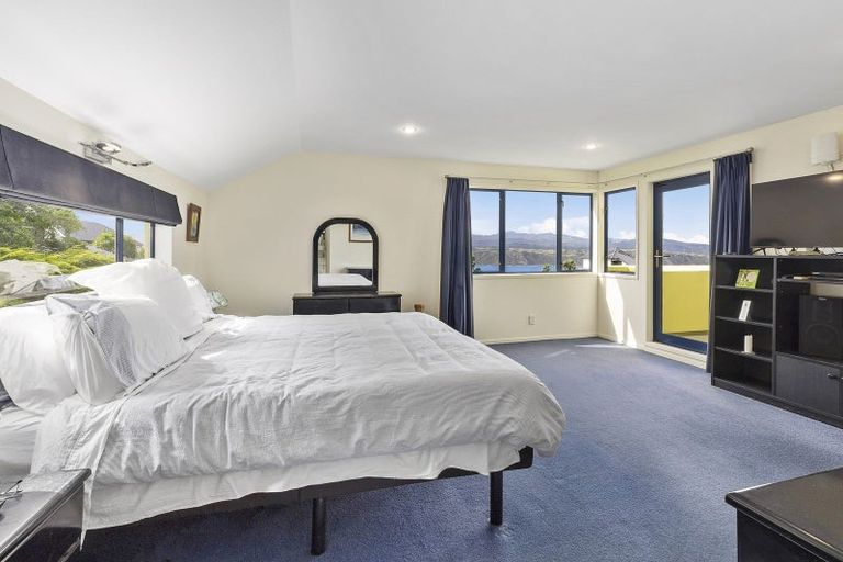 Photo of property in 10 Inverell Way, Seatoun, Wellington, 6022