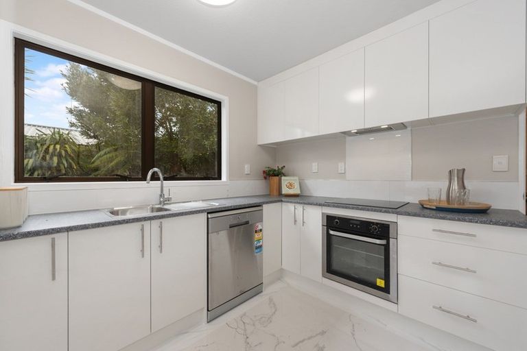 Photo of property in 17b Crescent Court, Melville, Hamilton, 3206