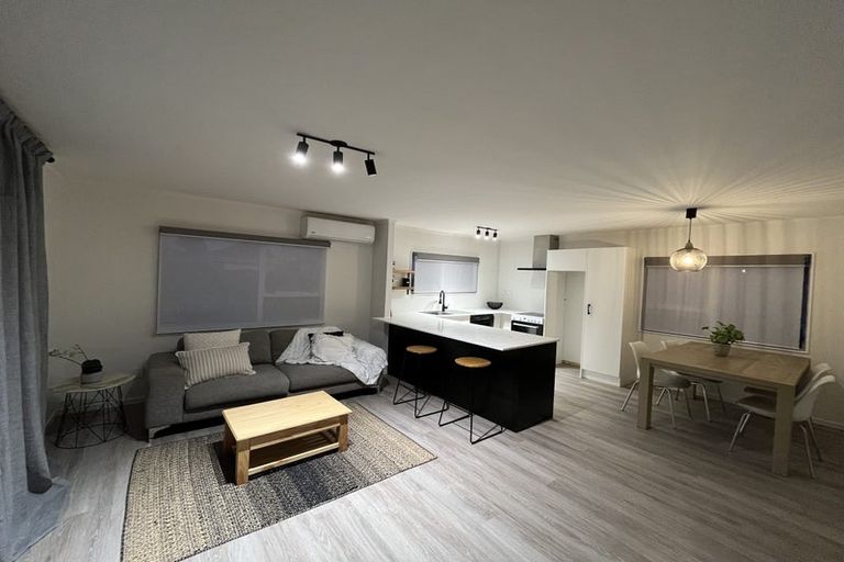 Photo of property in 2/2 Hatherley Place, Clendon Park, Auckland, 2103