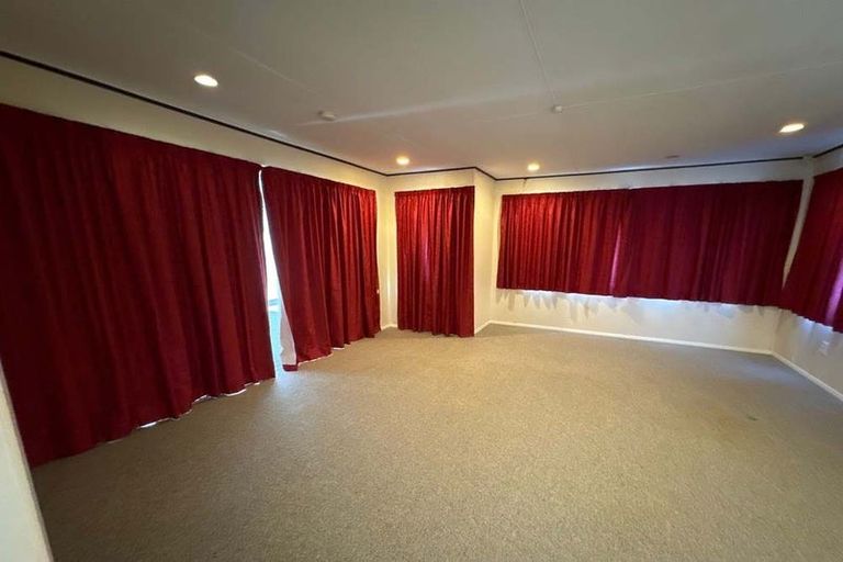 Photo of property in 3 Newcastle Street, Hokowhitu, Palmerston North, 4410