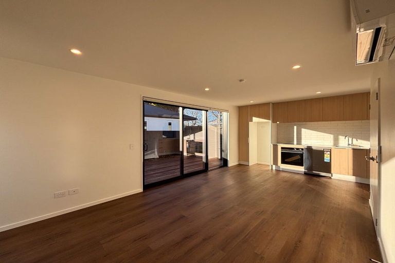 Photo of property in 2/11 Cumberland Street, Richmond, Christchurch, 8013
