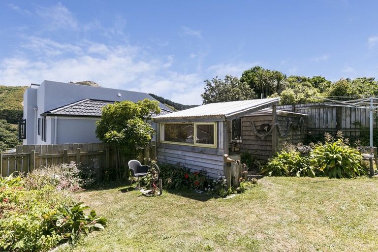 Photo of property in 9 Frobisher Street, Island Bay, Wellington, 6023