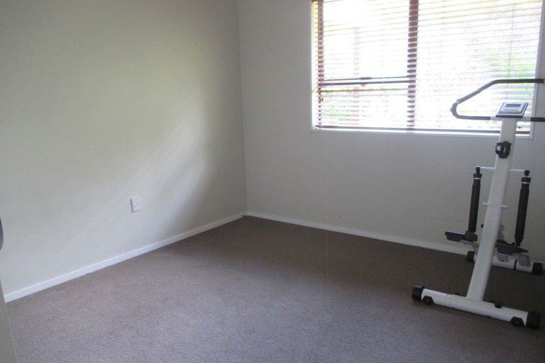 Photo of property in 12 Hillcrest Drive, Kelvin Grove, Palmerston North, 4414