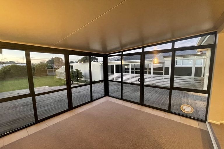 Photo of property in 38 Holloway Street, Waikiwi, Invercargill, 9810