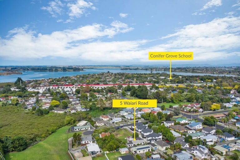 Photo of property in 5 Waiari Road, Conifer Grove, Takanini, 2112