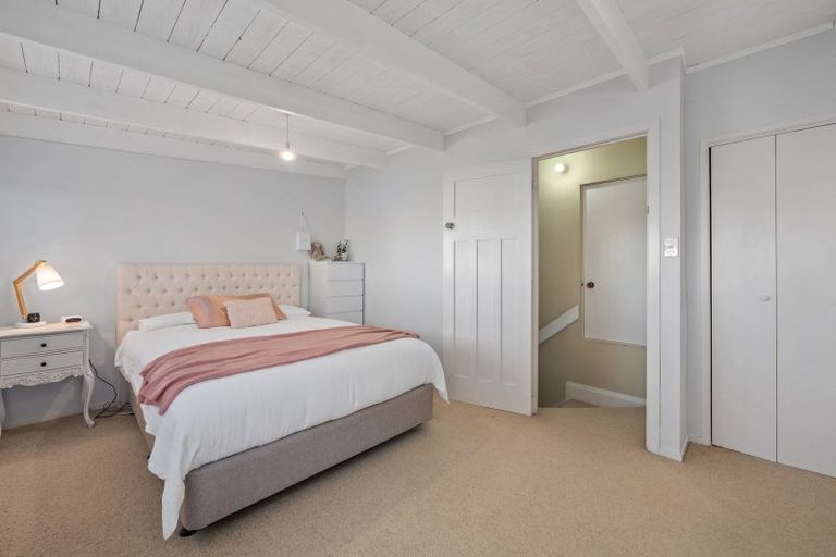 Photo of property in 8 Tiri Road, Milford, Auckland, 0620