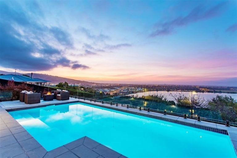 Photo of property in 14 Marama Crescent, Mount Pleasant, Christchurch, 8081