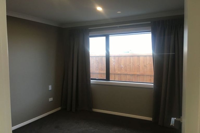 Photo of property in 64 Watkins Drive, Rangiora, 7400