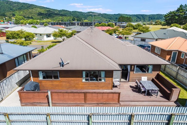 Photo of property in 13 Woodland Grove, Wainuiomata, Lower Hutt, 5014