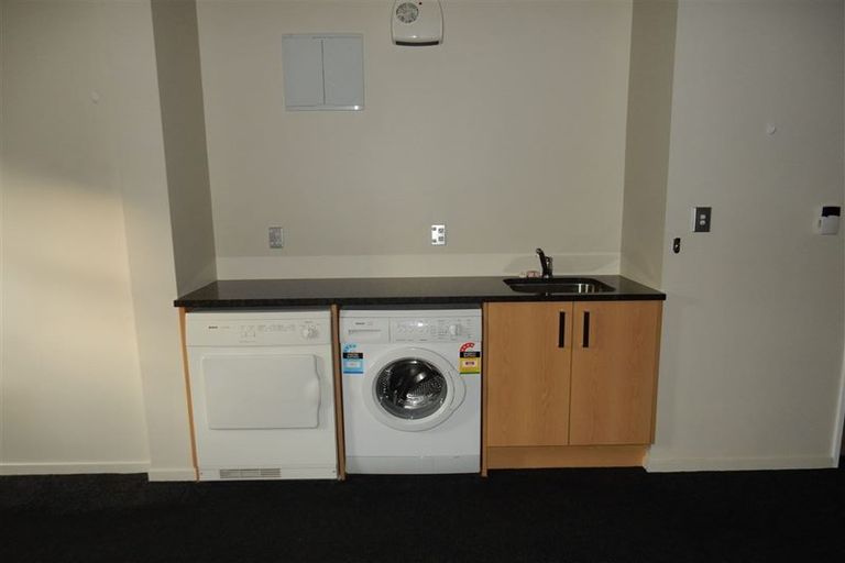 Photo of property in 2/43 Main Road, Redcliffs, Christchurch, 8081