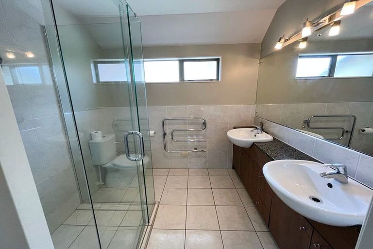 Photo of property in 60 Grammar School Road, Pakuranga, Auckland, 2010