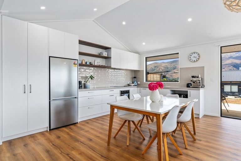 Photo of property in 64 Kirimoko Crescent, Wanaka, 9305