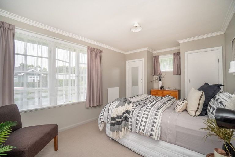 Photo of property in 2 Chester Crescent, West End, Palmerston North, 4410