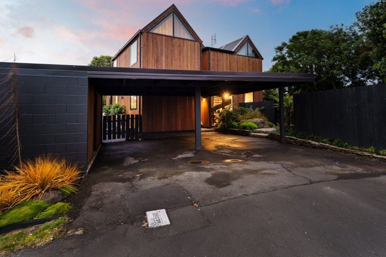 Photo of property in 203 Highcliff Road, Shiel Hill, Dunedin, 9013