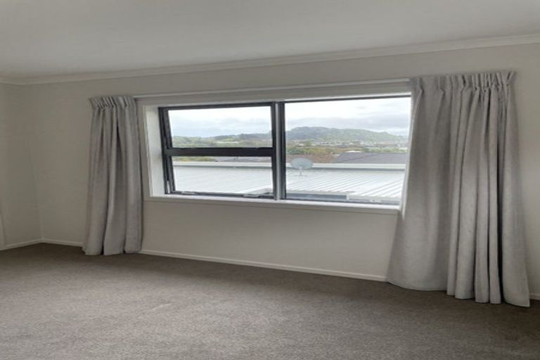 Photo of property in 214a Navigation Drive, Whitby, Porirua, 5024