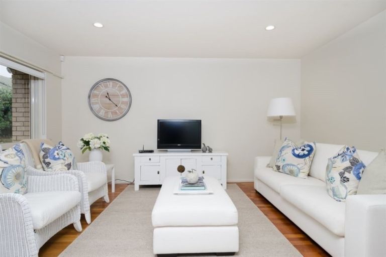 Photo of property in 14 Hendrika Court, Hobsonville, Auckland, 0618