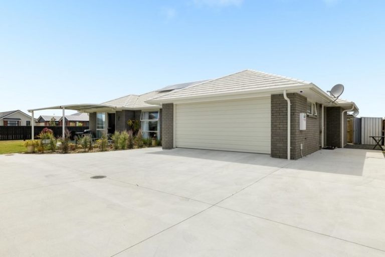 Photo of property in 79 Dunkeld Drive, Papamoa, 3118