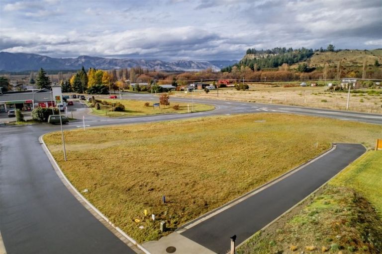 Photo of property in 2 Hebbard Court, Albert Town, Wanaka, 9305