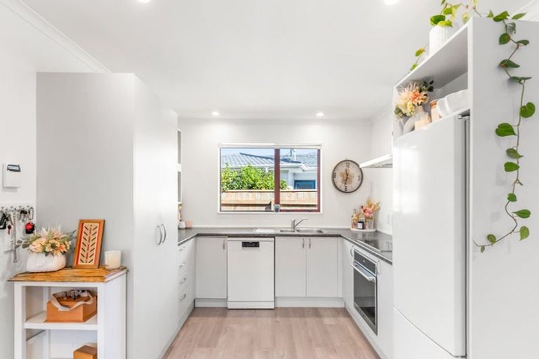 Photo of property in 19 Phar Lap Grove, Trentham, Upper Hutt, 5018