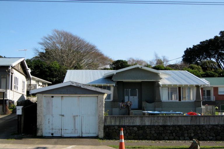 Photo of property in 20 Dartmoor Avenue, Westown, New Plymouth, 4310