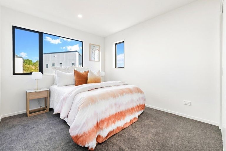 Photo of property in 52b Crestview Rise, Papakura, 2110