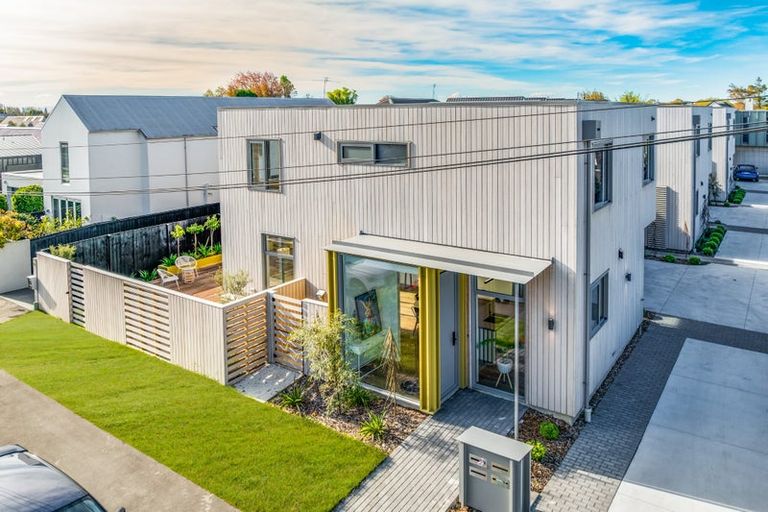 Photo of property in 1/42 Browns Road, St Albans, Christchurch, 8014