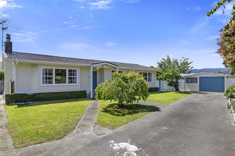 Photo of property in 25 Longfellow Street, Trentham, Upper Hutt, 5018