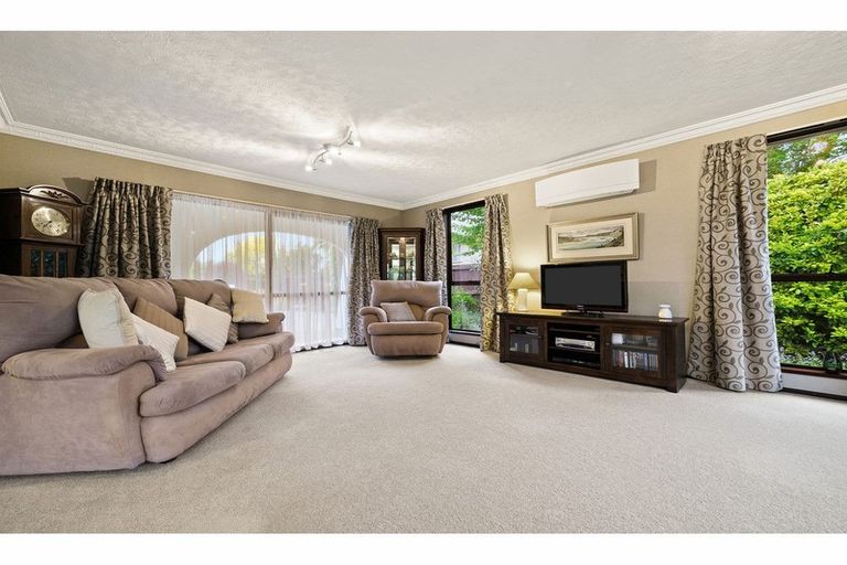 Photo of property in 14 Talltree Avenue, Avonhead, Christchurch, 8042