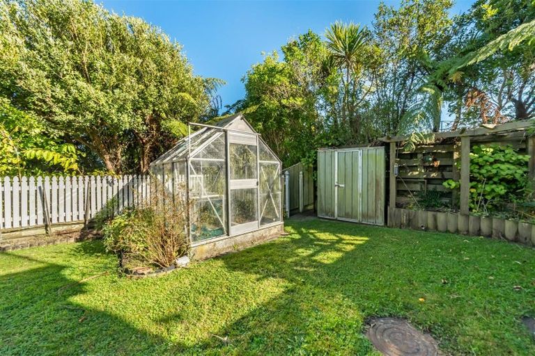 Photo of property in 24 Cypress Drive, Maungaraki, Lower Hutt, 5010