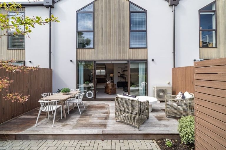 Photo of property in 5/9 Edgeware Road, St Albans, Christchurch, 8014