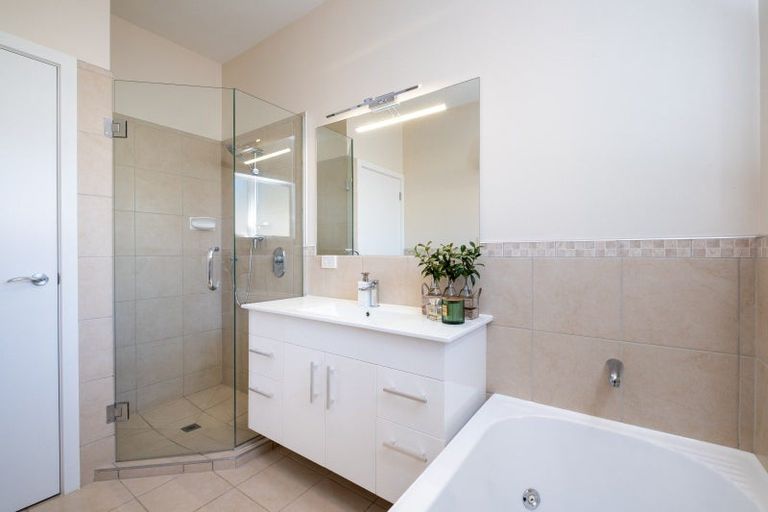 Photo of property in 19a Guthrie Road, Havelock North, 4130